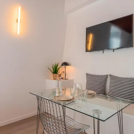 Equipe Cote Cour, Parking Gratuit شقة