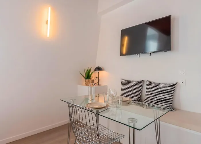 Equipe Cote Cour, Parking Gratuit Apartment